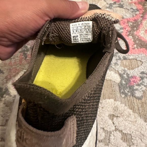 Adidas trainnerjust wore a couple time super comfortable - Picture 2 of 4